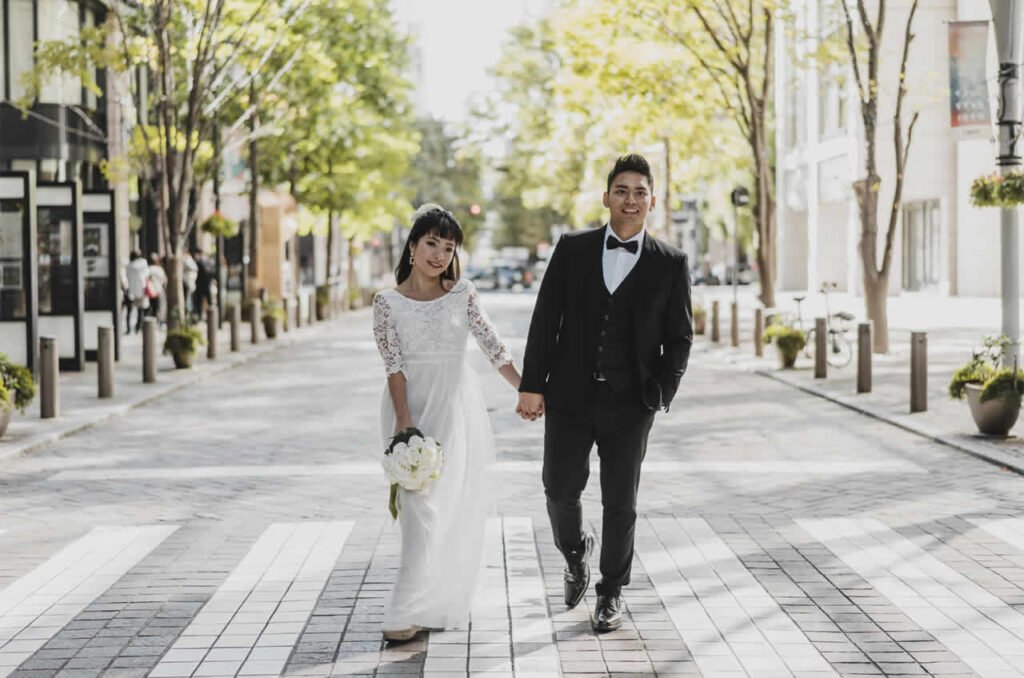 How To Wear Black Tuxedo Wedding Suits